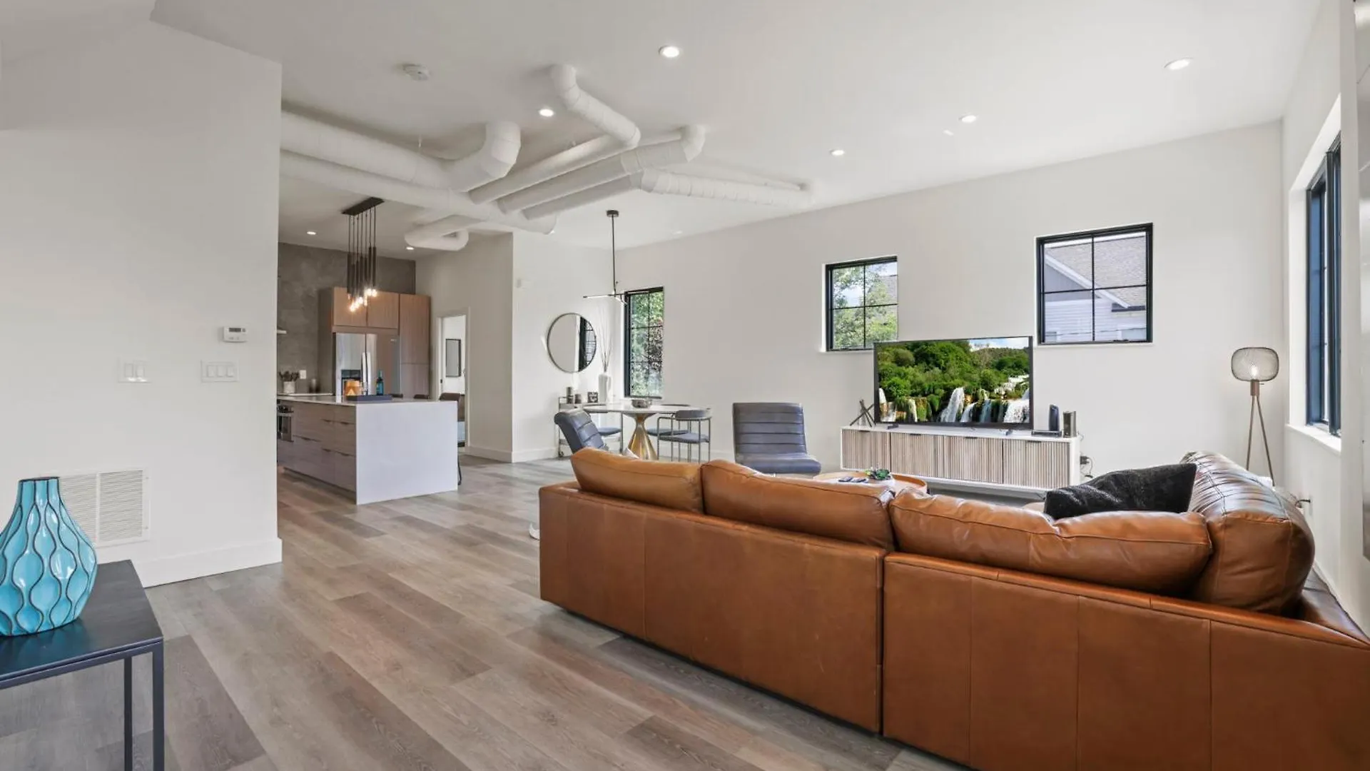 The Elegant Estate - Modern Home In Columbus 0*,